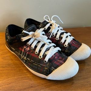 Coach Zorra Runners in hardly worn shape size 9